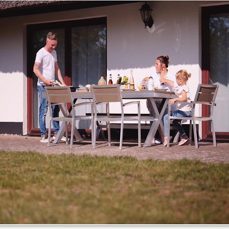 Holiday Resort Van Der Valk, Linstow Dobbin-Linstow Екстериор снимка